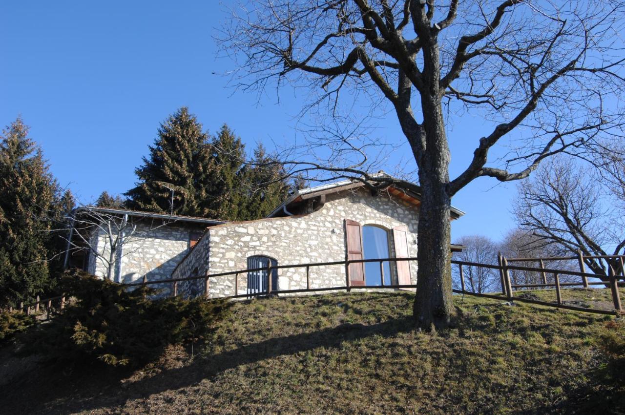 Mirabilia Bed & Breakfast Adrara San Rocco Dış mekan fotoğraf