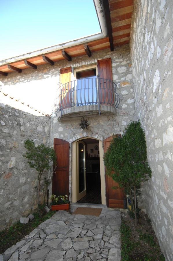 Mirabilia Bed & Breakfast Adrara San Rocco Dış mekan fotoğraf